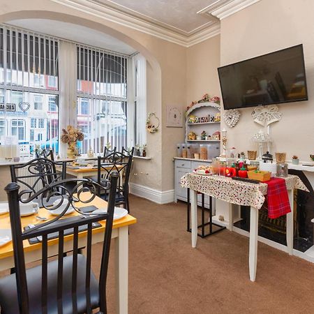 Friends Hotel Blackpool Esterno foto